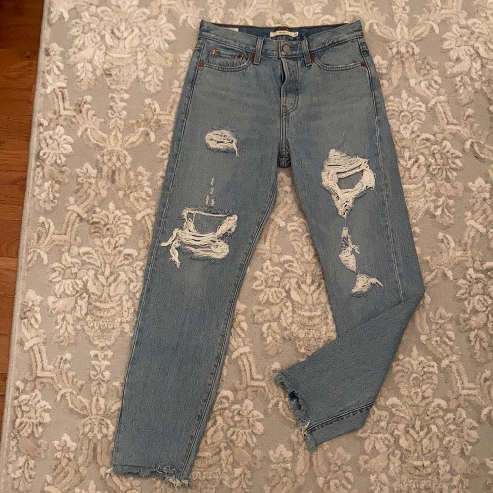 LEVI’S JEANS!
